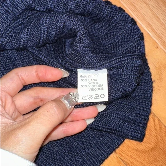 Beautiful luxe Italian navy sparkle sweater - Picture 10 of 10